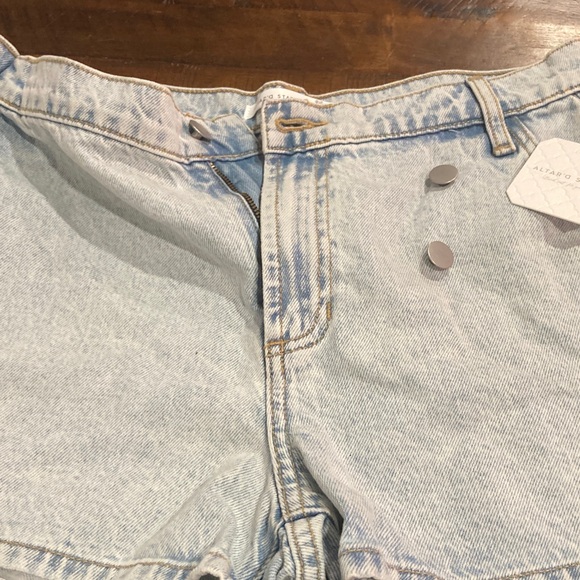 NWT Altar’d State light wash denim wrap skort M - Picture 4 of 9